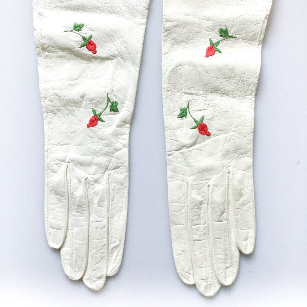 VINTAGE French White Kid Leather Gloves with Rosehip Embroidery - Evening Gloves